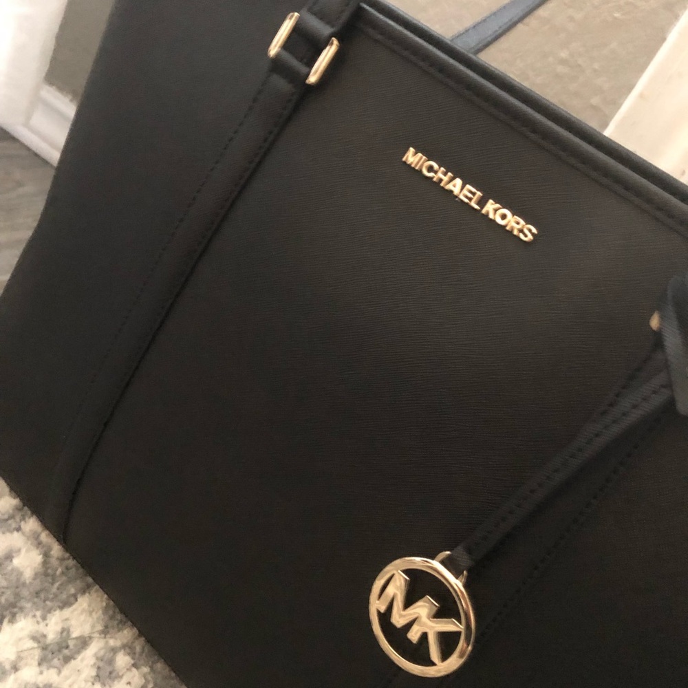 New Mk Black Large Zipper Tote - Picture 3 of 7